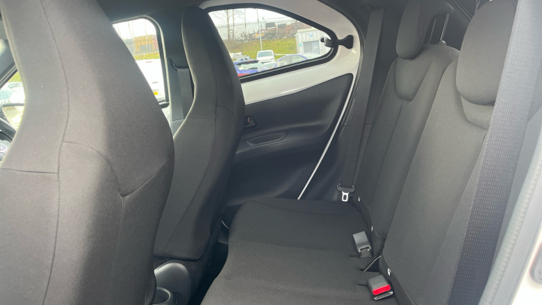 Toyota Aygo X 1.0 VVT-i Edge 5dr Petrol Hatchback